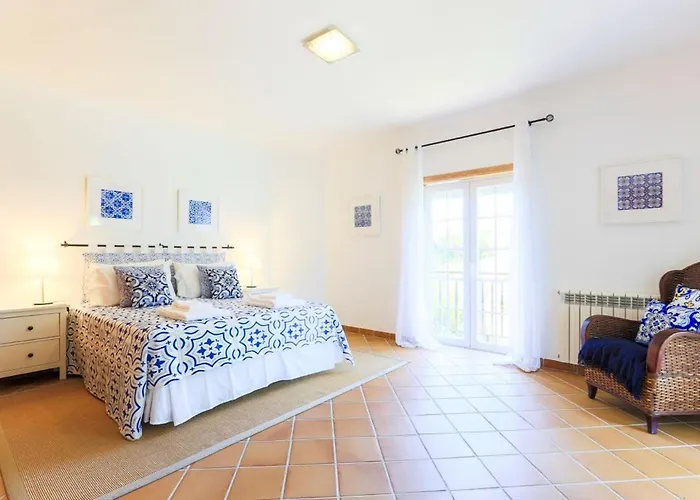 Casa Magnolia База отдыха Amoreira (Leiria)