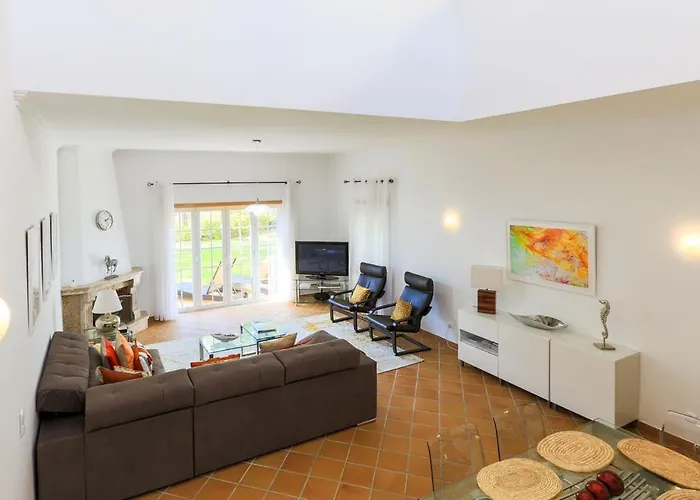 Casa Magnolia База отдыха Amoreira (Leiria)